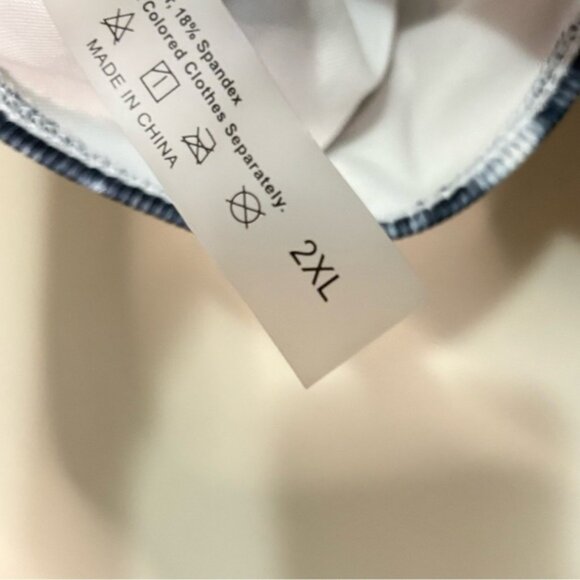 SHEIN Black & White Tye Die Ribbed Bikini Top w Drawstring Cut Out - Picture 12 of 15